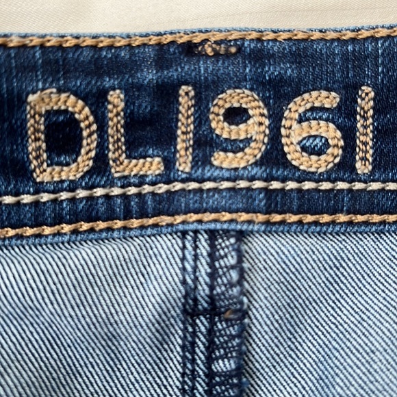 DL1961 Grace High Rise Straight Jeans New Condition - Picture 11 of 15